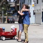 Faire des câlins à des inconnus, c&rsquo;est possible avec les frères Hales