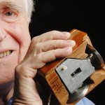Douglas Engelbart, le père de la souris, est mort