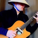 Il reprend la musique de Mortal Kombat à la guitare