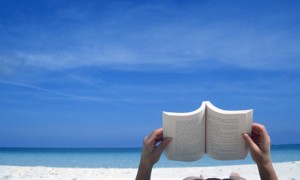 reading+on+beach+03