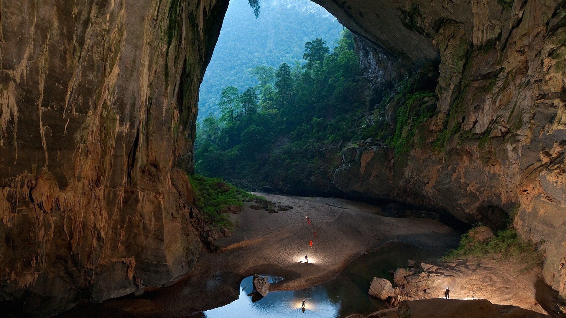www.nationalgeographic.fr-han-son-doong