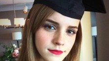 Emma Watson accompagnée de sa garde du corps pour sa cérémonie de remise de diplômes