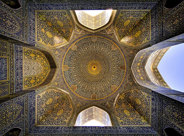Incredible-and-Colorful-Mosque-6-640x473