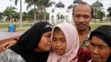 Une jeune indonésienne retrouve ses parents dix ans après le tsunami