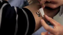 Bientôt un tatouage pour recharger vos Smartphones