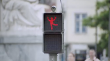 Smart Car réinvente le feu rouge pour piétons