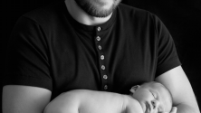 Se prendre en photo avec un bébé n&rsquo;est pas toujours facile