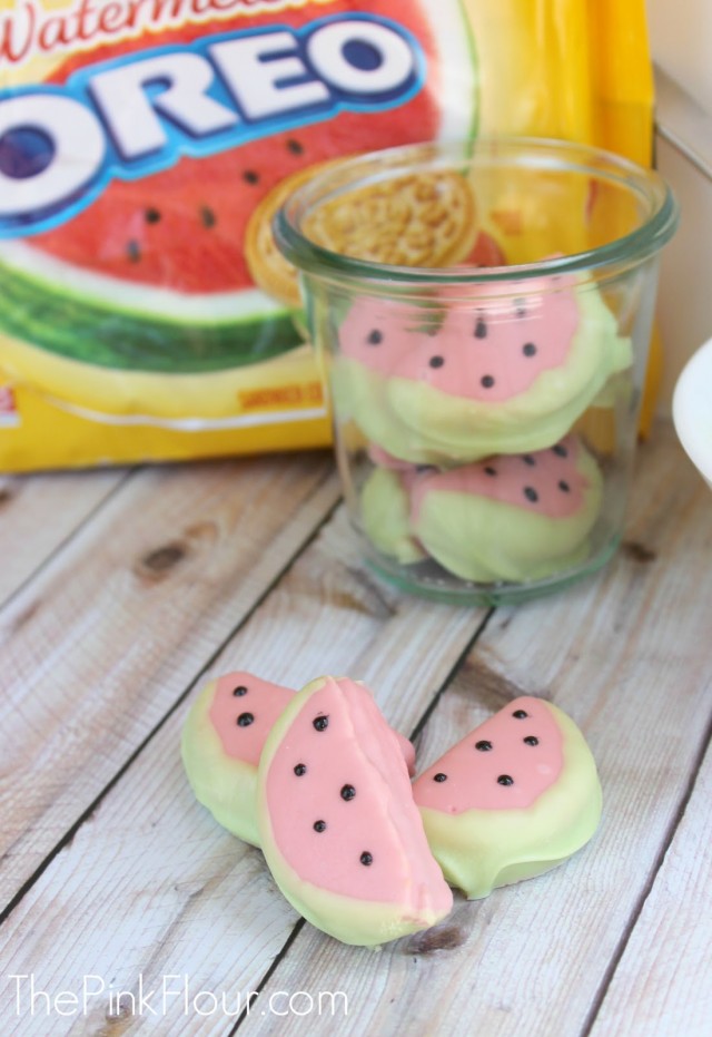 Chocolate Watermelon Oreos - so easy to make!