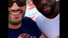 Maître Gims chante Bella en compagnie de Badr Hari