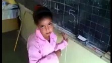 Un professeur marocain se moque de son élève