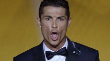 Parodies du cri bizarre de Cristiano Ronaldo après avoir reçu son ballon d’or