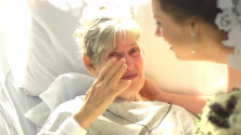 Sa grand mère hospitalisée le jour de son mariage, elle refait la cérémonie à l&rsquo;hôpital