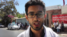 Un étudiant en médecine explique le message derrière leurs manifestations