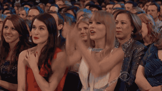 taylor-swift-clapping-gif