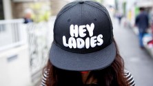 Ces 6 vêtements de mecs que les filles adorent piquer