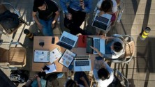 Les 11 types de personnes qu&rsquo;on trouve souvent dans un groupe Facebook