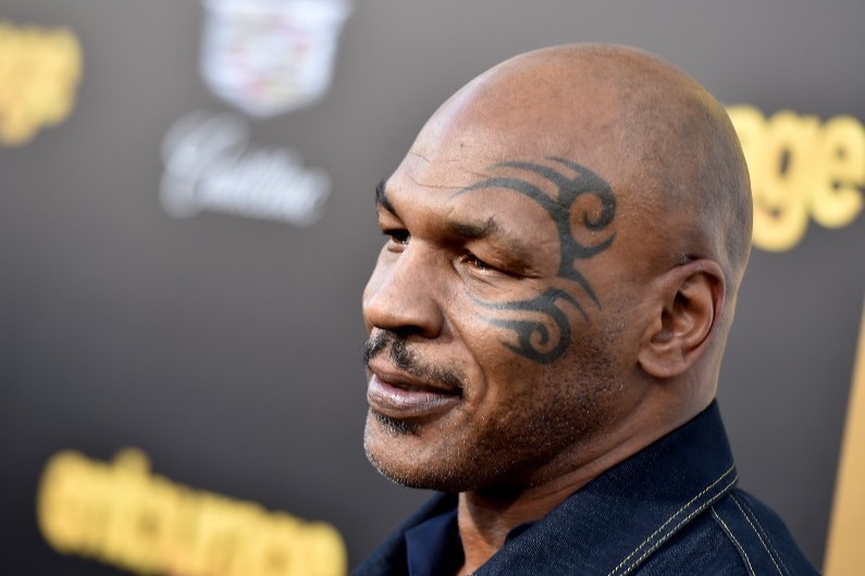 7778693076_mike-tyson-lors-de-l-avant-premiere-du-film-entourage-a-westwood-californie-le-1er-juin-2015