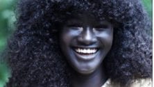 Khoudia Diop, probablement la femme la plus noire au monde