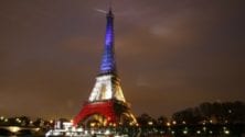 La Tour Eiffel éteinte en soutien à la population syrienne
