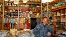 7 choses que seul l’épicier marocain est capable de faire