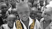 Ce jeune photographe marocain a immortalisé 464 regards à travers le mond