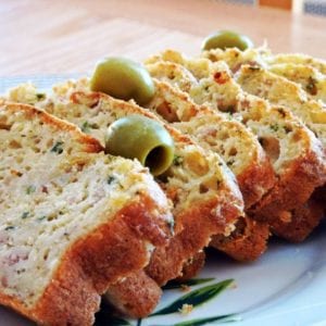 Cake au thon et olives 