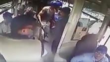 Muni d&rsquo;armes blanches dans un bus, un marocain provoque la panique
