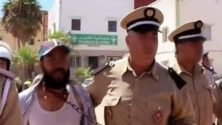 L&rsquo;image d&rsquo;un homme enchaîné au cou provoque un tollé…