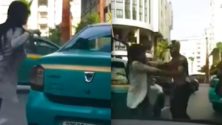 Vidéo: Un taximan attaque violemment une femme à Tanger pour lui avoir cassé le pare-brise…