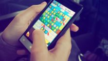 4 jeux à essayer sur votre smartphone pendant ce semi-confinement