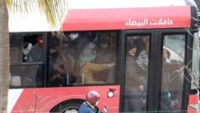 Un bus bondé à Casablanca défie toutes les mesures de distanciation sociale