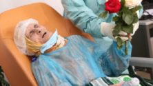 À 110 ans, cette marocaine vient de quitter le CHU de Fès après avoir vaincu le coronavirus