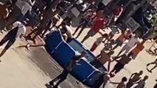 Vidéo : Des marocains se baignent dans une piscine en pleine rue