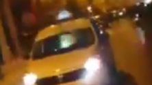 Vidéo : Un jeune jette un pétard directement sur le visage d’un chauffeur de taxi à Casablanca