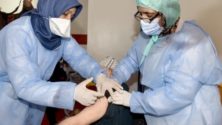 Les vaccins efficaces contre “tous les variants du virus”, selon l’OMS