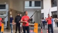 Vidéo : L’homme qui a tiré des coups de feu avec son fusil sous le coup d’une enquête