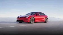Une mère accouche dans une Tesla en pilotage automatique