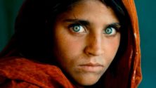 Sharbat Gula, «l&rsquo;Afghane aux yeux verts», a été évacuée vers Italie