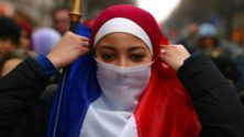 France : Une future avocate musulmane forcée à retirer son voile