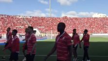 Vidéo : Le Wydad accueilli en fanfare par le public du stade “Donor”