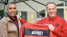PHOTOS : Noureddine Naybet honoré par un maillot dédicacé du club Flamengo