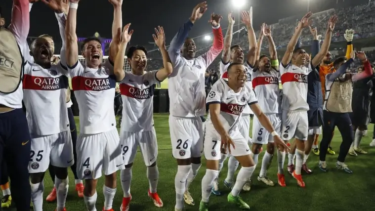 Achraf Hakimi et le PSG s'adjugent le titre de champion de Ligue 1