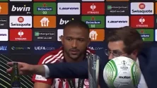 Le geste d&rsquo;Ayoub El Kaabi pendant la conférence de presse de l&rsquo;UEFA