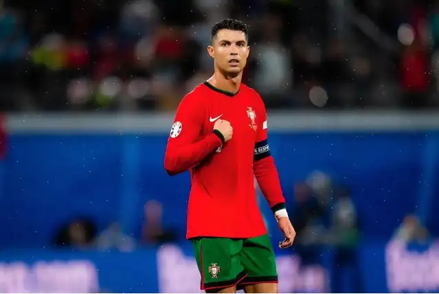 Cristiano Ronaldo se considère comme "le meilleur joueur de l'histoire du football"