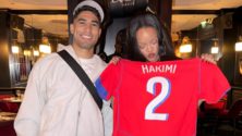 Achraf Hakimi offre son maillot PSG à Rihanna à Paris